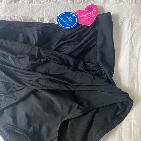 NWT Black high-waisted bottoms - Picture 3 of 8
